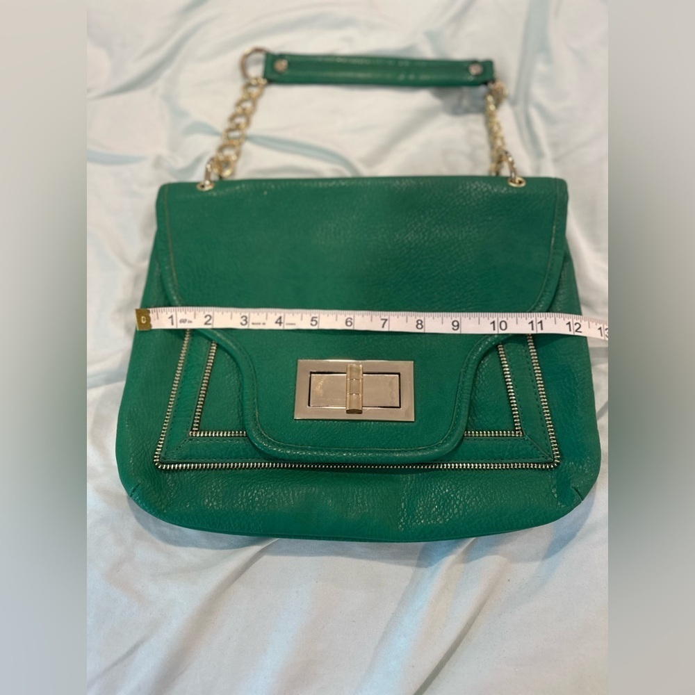 Olivia & Joy Kelly Green Faux Leather Handbag Purse Gold Hardware. Zipper Accent - Picture 3 of 8